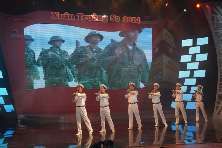 Cầu nối yêu thương - Xuân Trường Sa 2014